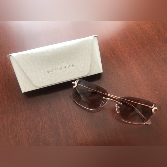 Michael Kors Rose Gold Sunglasses and Case - Picture 1 of 4